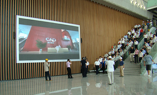 福建廈門會展中心P6室內(nèi)全彩LED顯示屏由上海智彩科技設(shè)計、安裝